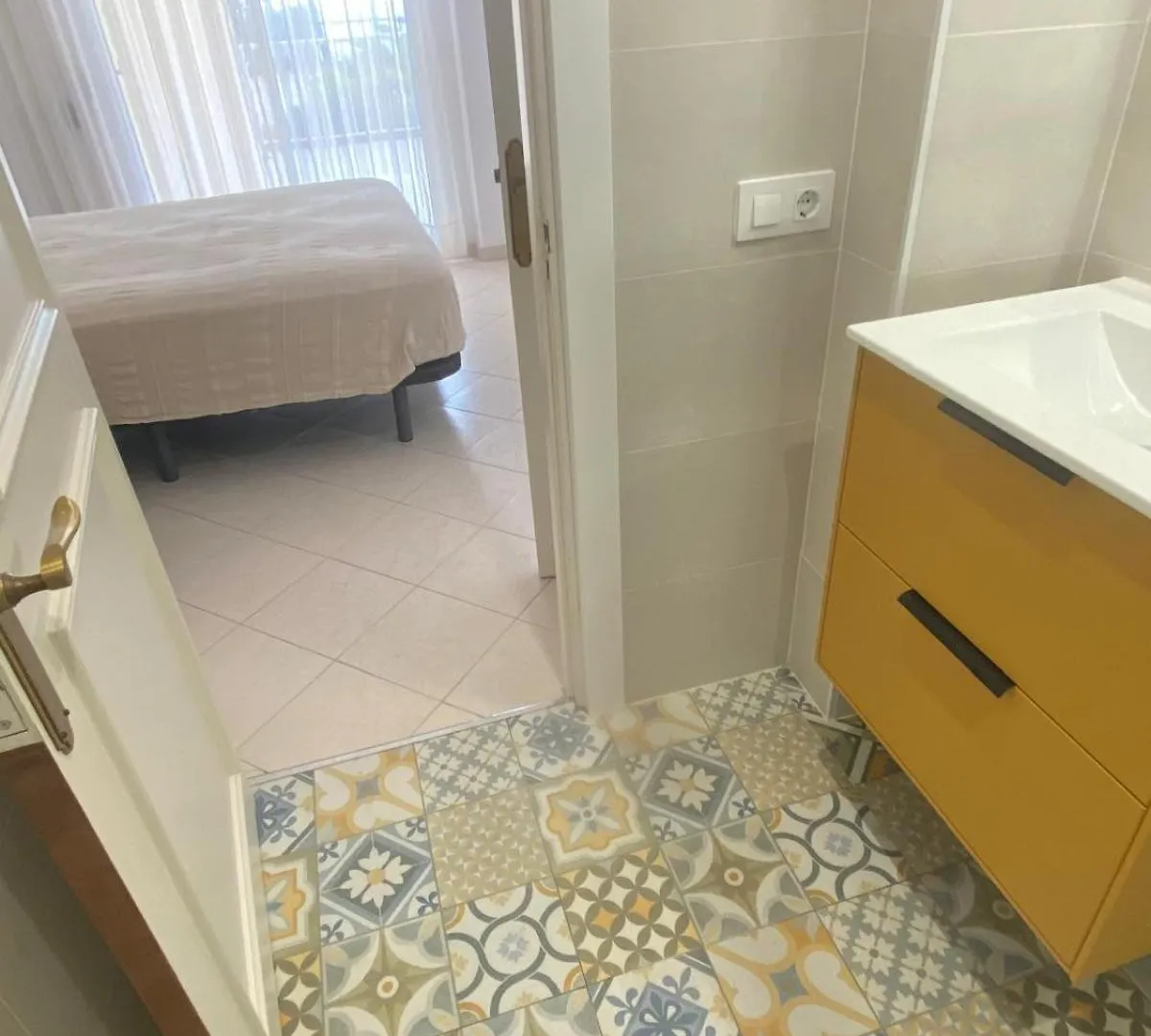 Apartamento En Primera Linea Con Acceso Directo A La Playa En La Almadrava Roses Apartman